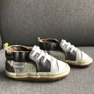 Robeez baby boy crib shoes